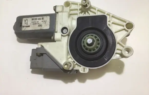 Peugeot 607 Rear door window regulator motor 9632243280
