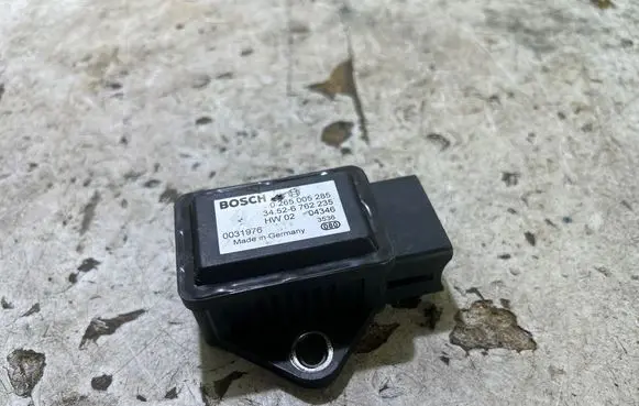 BMW X5 E53 ESP acceleration yaw rate sensor 6762235 04346
