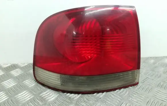 Volkswagen Touareg I Rear/tail lights 7L6945095K