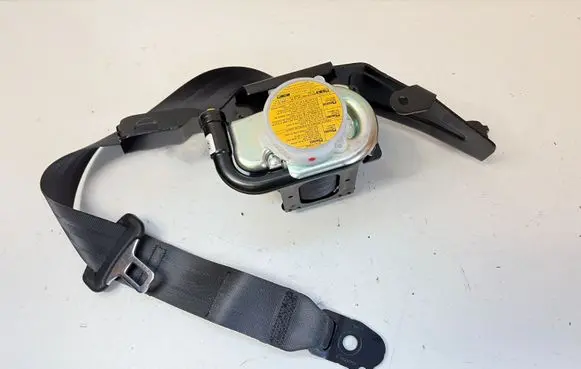 Subaru Crosstrek III Rear seatbelt 64661FN030VH