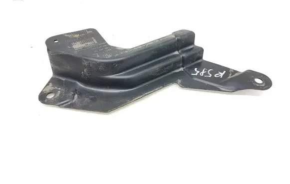 BMW i4 Center/middle under tray cover 9477999 17949110