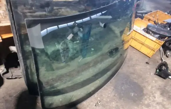 Volkswagen PASSAT B5.5 Front windscreen/windshield window 