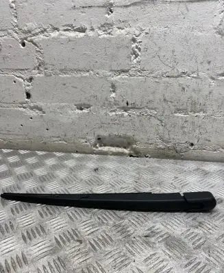 Hyundai Santa Fe Rear wiper blade arm 988502W000