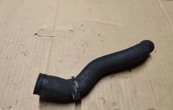 Chrysler PT Cruiser Engine coolant pipe/hose 
