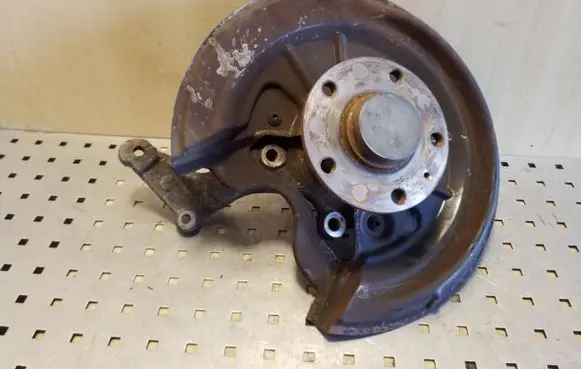 Volkswagen Golf Plus Rear wheel hub