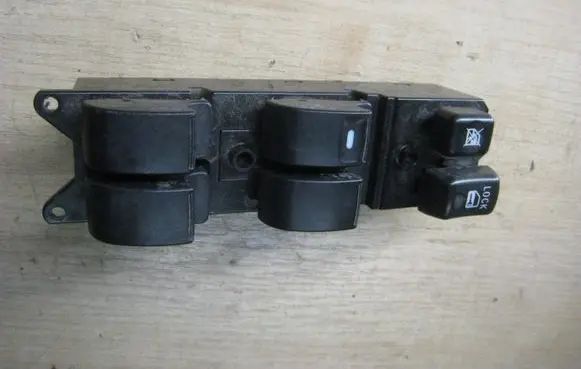 Mitsubishi Outlander Electric window control switch 8608A187