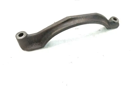 Peugeot 208 Engine mounting bracket