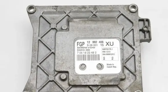 Opel Zafira B Engine control unit/module 12992406