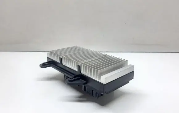 BMW 7 E65 E66 Power management control unit 6957026 8ES00827017