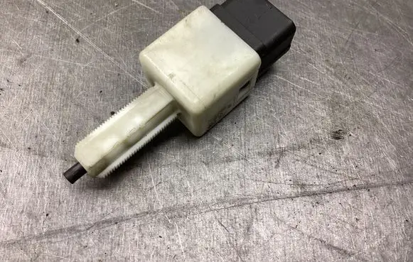 Honda CR-V Brake pedal sensor switch M28988