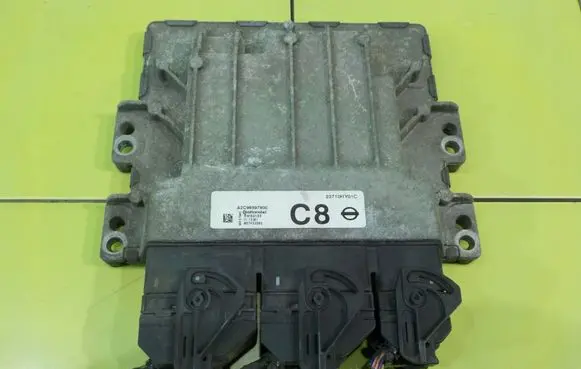 Nissan Juke I F15 Engine control unit/module 23710HY01C XP211