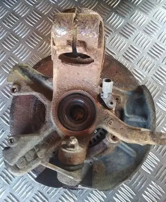 Volkswagen New Beetle Front wheel hub