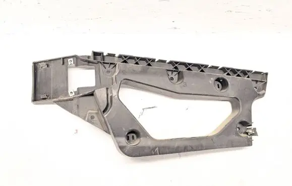 Rear bumper mounting bracket