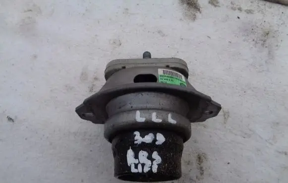 Land Rover Range Rover Sport L320 Engine mount bracket AH226A003BA