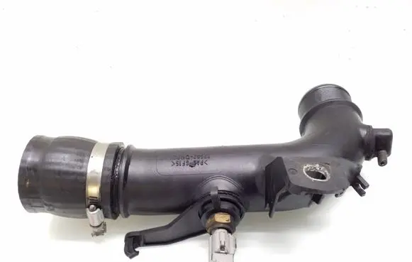 Toyota Auris 150 Intercooler hose/pipe 173620R021