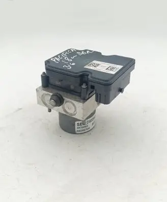 Chrysler Pacifica ABS Pump 68330875AA 7455620 HR756933