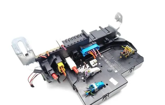 Mercedes-Benz E AMG W213 Fuse module 2129003822 2129015105 2129026107