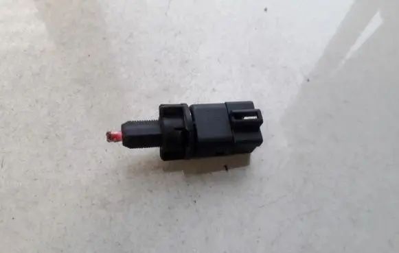 Mitsubishi Lancer Brake pedal sensor switch
