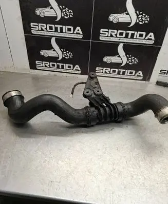 Mercedes-Benz C W203 Intercooler hose/pipe A2035200095