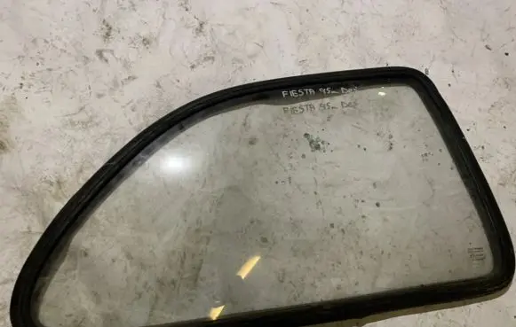 Ford Fiesta Rear side window