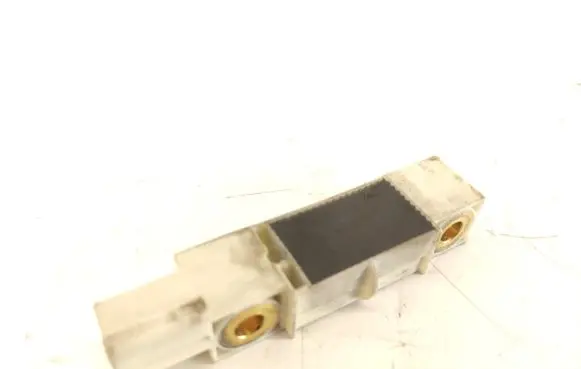Volvo XC90 Airbag deployment crash/impact sensor 8651755 201107 009157