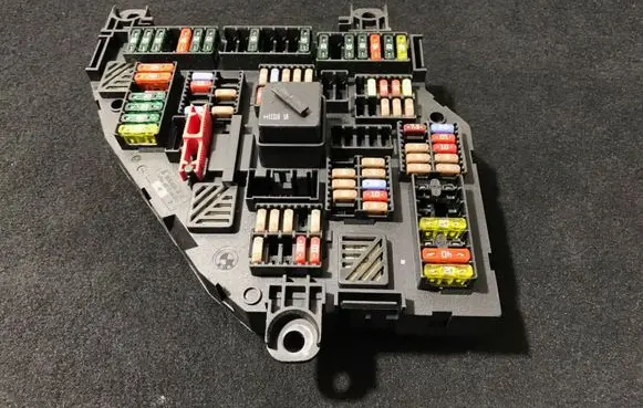 BMW 5 F10 F11 Fuse box set 1670499