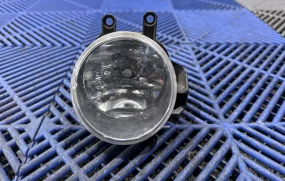 Toyota Auris E180 Front fog light 90008497