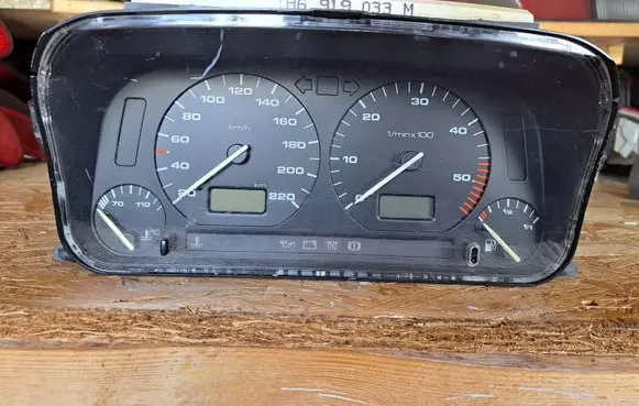 Volkswagen Golf III Speedometer (instrument cluster) 1H6919033M