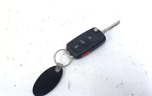 Volkswagen Tiguan Ignition key/card 5K0837202BP
