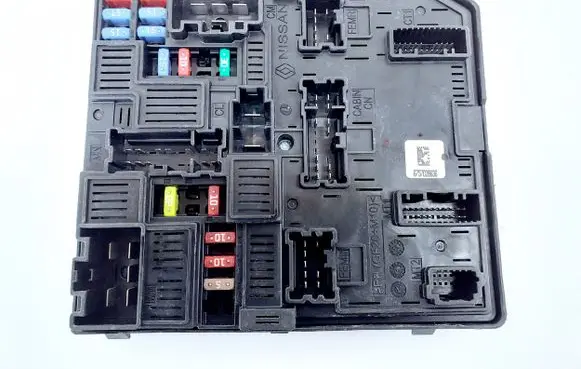 Nissan X-Trail T32 Fuse module 284B74CE0A