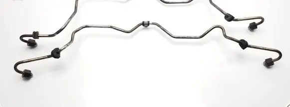 BMW 7 E65 E66 Fuel injector supply line/pipe 