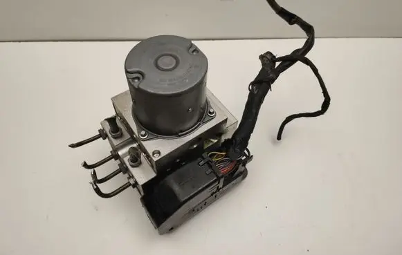 Mercedes-Benz CLS C218 X218 ABS Pump A2184300207