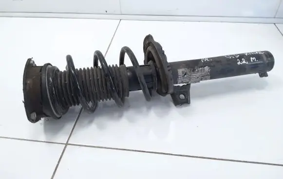 Audi Q3 F3 Front shock absorber/damper 5Q0412103E