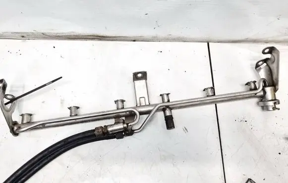 Mercedes-Benz E W210 Fuel main line pipe a1040701395