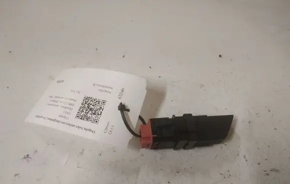 Citroen C6 Fuel tank opening switch