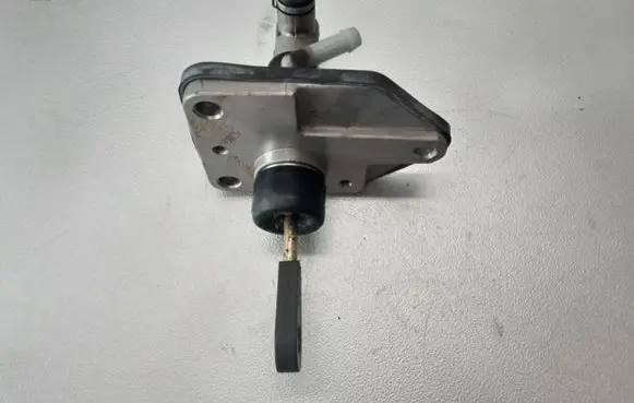 Hyundai Santa Fe Clutch master cylinder