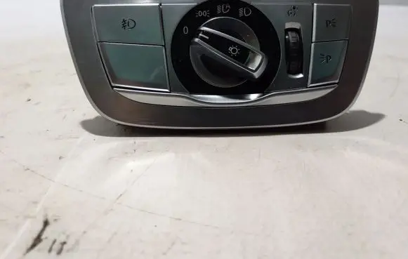 BMW 7 G11 G12 Light switch 6841889