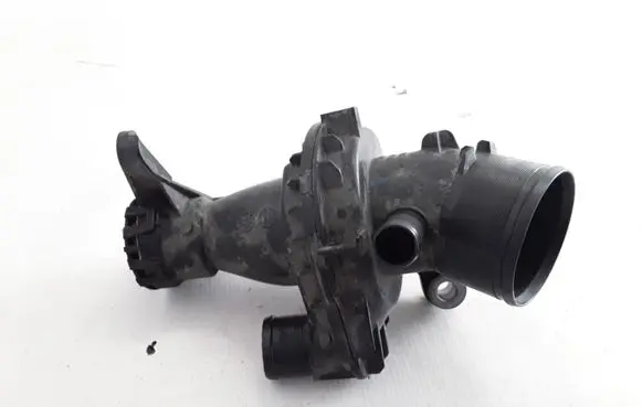 Coolant pipe/hose