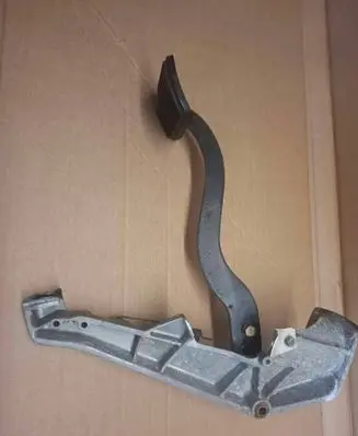Mercedes-Benz 280 450 W116 Brake pedal 1072940801