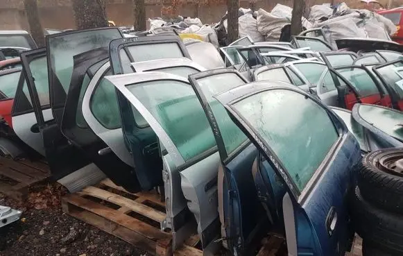 Honda CR-V Rear door