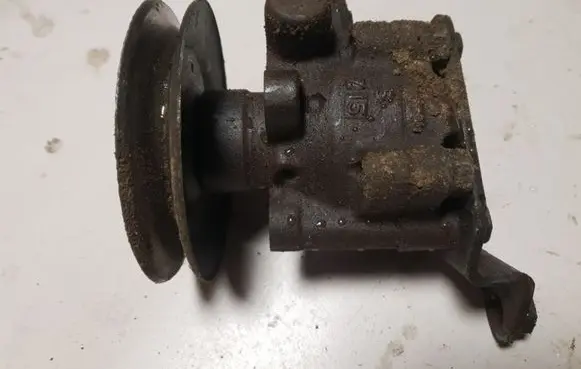 Nissan Almera Power steering pump