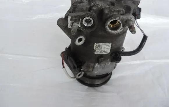 Ford Mondeo MK II Air conditioning (A/C) compressor (pump) DG9H-16D629-FF