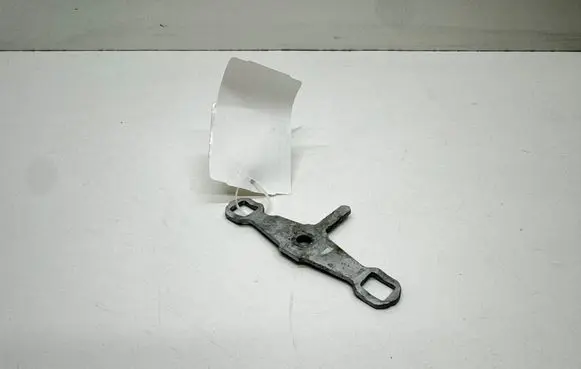 BMW 8 G15 Fuel Injector clamp holder 13647599878 7599878