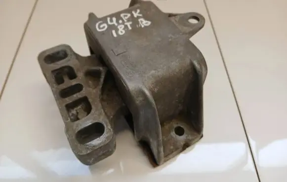 Volkswagen Golf IV Engine mount bracket 1J0199555