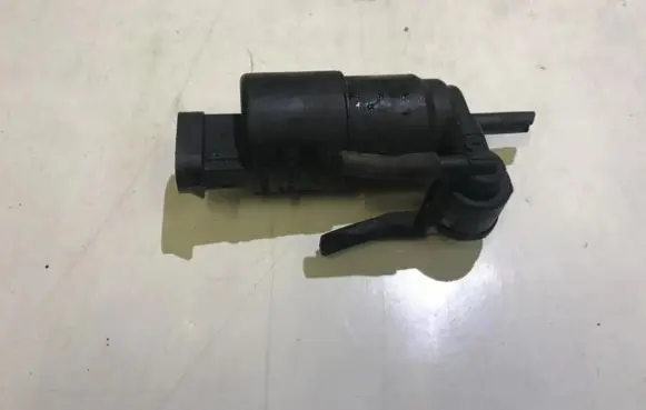 Renault Megane I Windscreen/windshield washer pump 7700821782