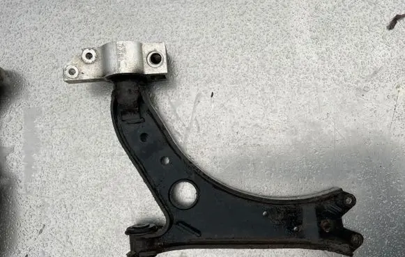 Volkswagen Touran I Front lower control arm/wishbone 1K0407190E 1K0199232K 2610309707