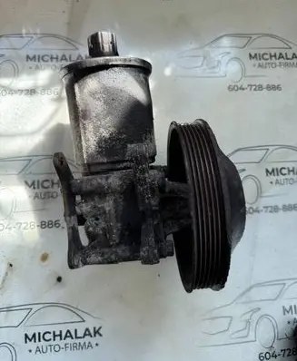 Mercedes-Benz 190 W201 Power steering pump 2014601780