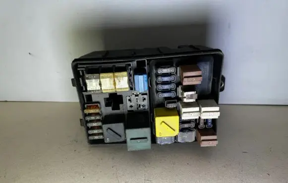 Ford Mondeo MK I Fuse box set 93BG14411AC 93BG14411 93BG14411BC
