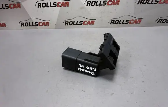 Volkswagen Touran II Glow plug pre-heat relay 038907281D 0522120504 5113406