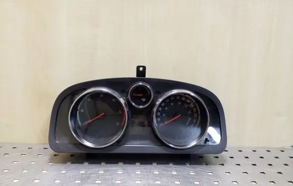 Opel Antara Speedometer (instrument cluster) 96673664